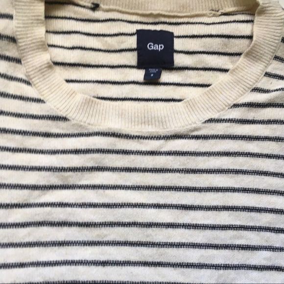 Gap lightweight summer “ticking”sweater. - Picture 5 of 10